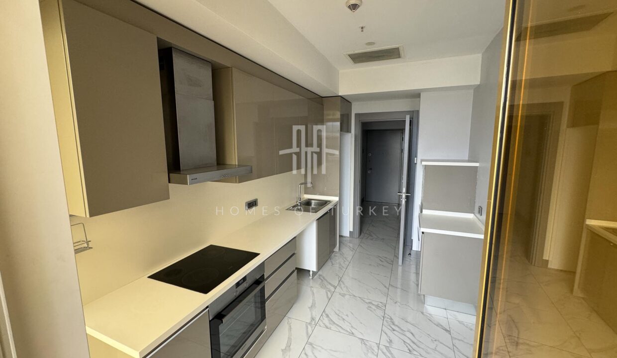 3+1 Flat with Sea View for Sale in Kartal Ist Marina -suitable for Citizenship 7