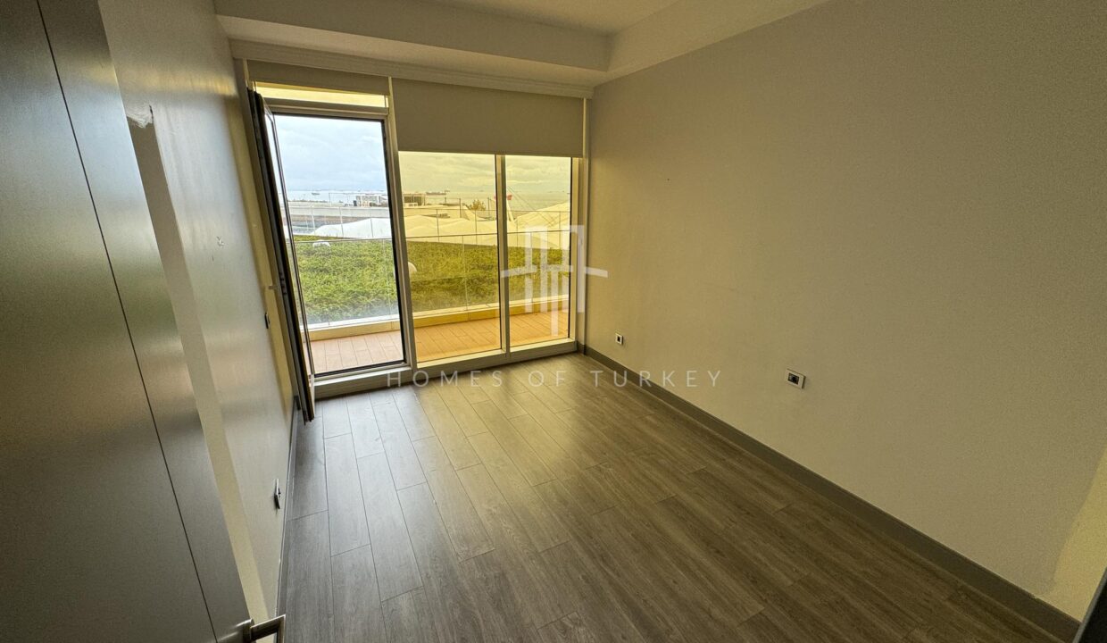 3+1 Flat with Sea View for Sale in Kartal Ist Marina -suitable for Citizenship 9,