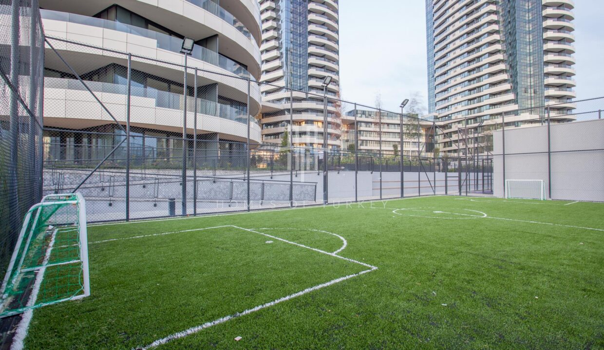 Modern Apartments for Sale with Sea and Island Views in Kartal, Istanbul 17