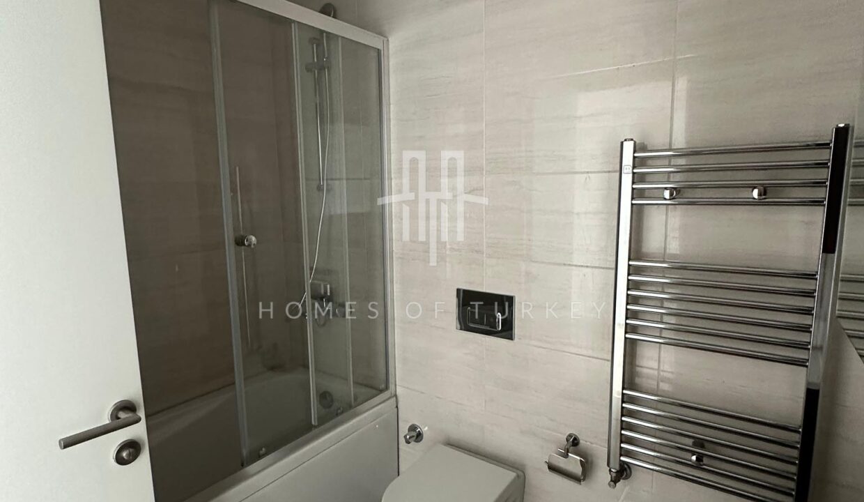 Modern Apartments for Sale with Sea and Island Views in Kartal, Istanbul 30