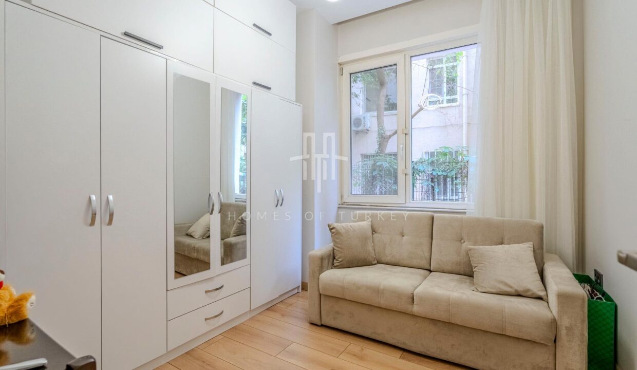 Renovated 3+1 Apartment with an Architect's Touch for Sale in Nişantaşı, Şişli – Elevator Included! 11