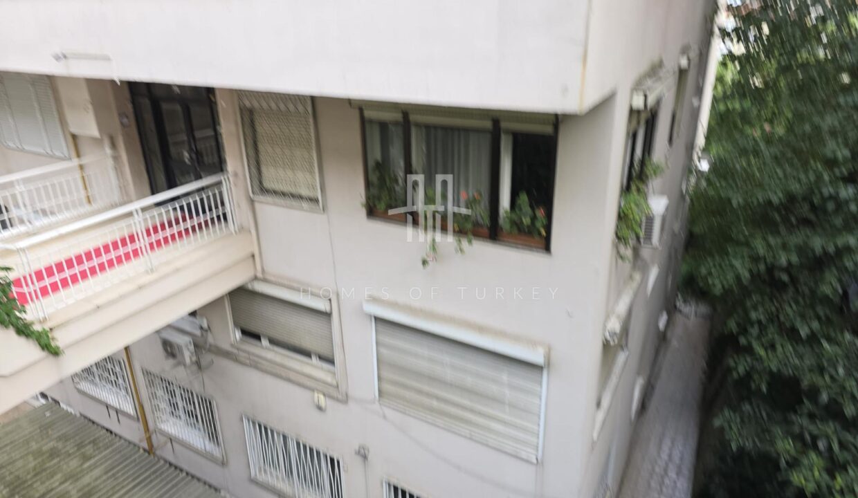 Renovated 3+1 Apartment with an Architect's Touch for Sale in Nişantaşı, Şişli – Elevator Included! 16