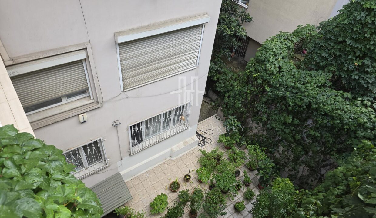 Renovated 3+1 Apartment with an Architect's Touch for Sale in Nişantaşı, Şişli – Elevator Included! 17