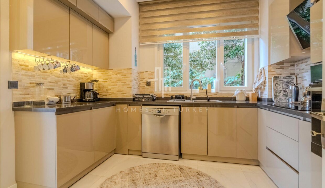 Renovated 3+1 Apartment with an Architect's Touch for Sale in Nişantaşı, Şişli – Elevator Included! 5