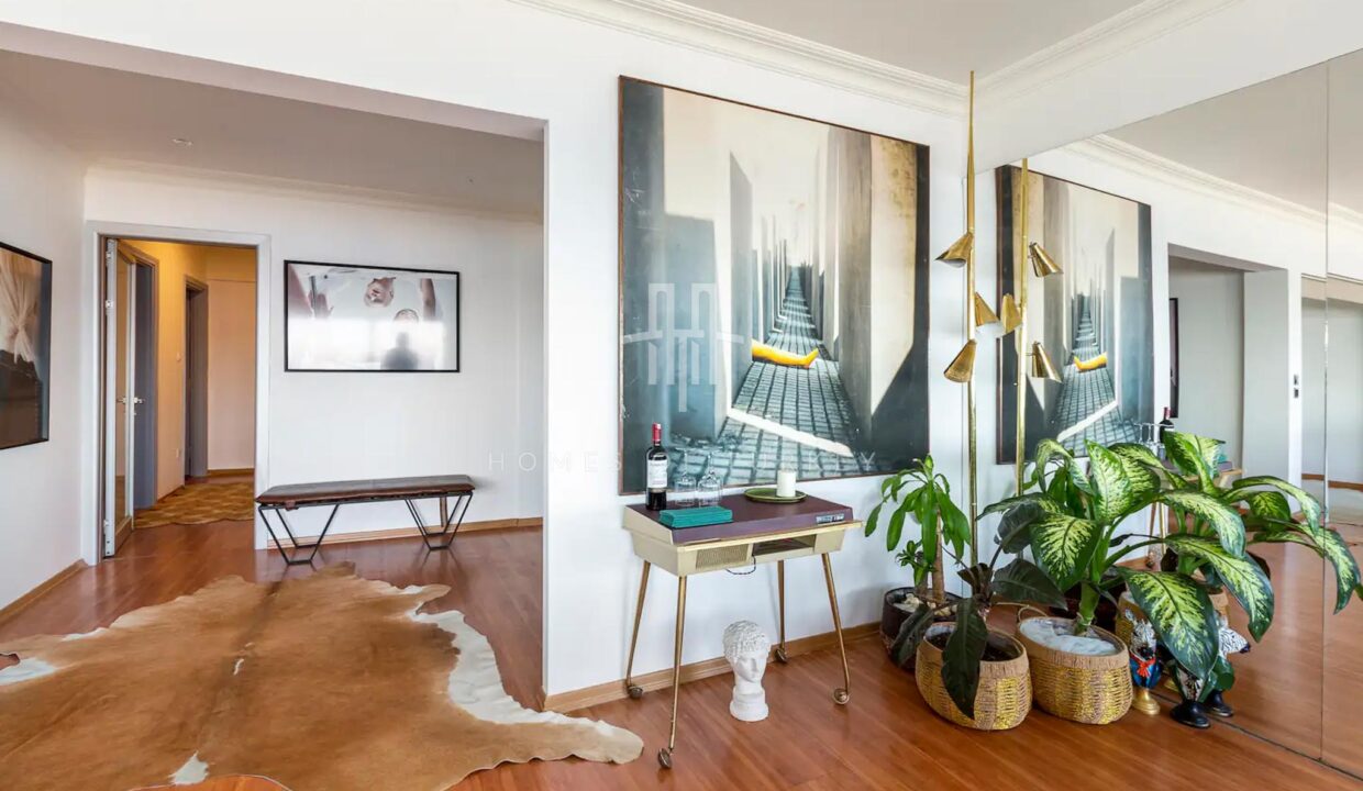 Luxury Fully Furnished Apartment for Sale in Beyoğlu Kabataş with Bosphorus and Sea Views 10