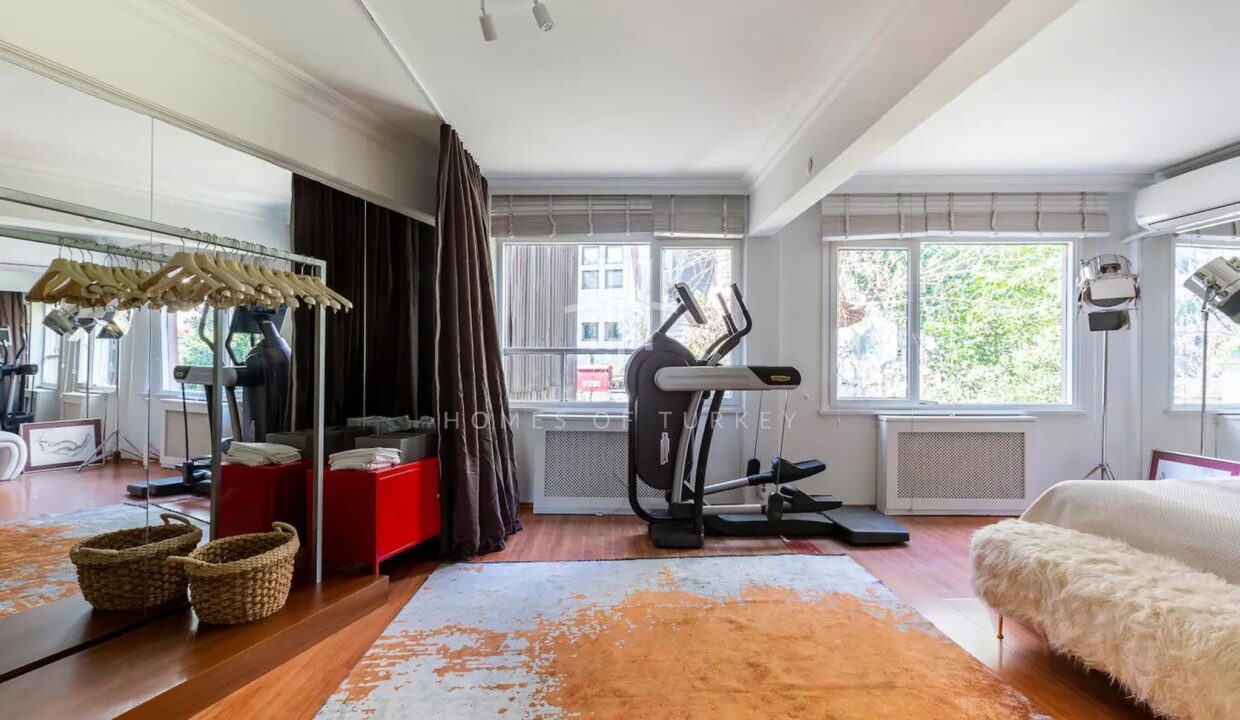 Luxury Fully Furnished Apartment for Sale in Beyoğlu Kabataş with Bosphorus and Sea Views 14