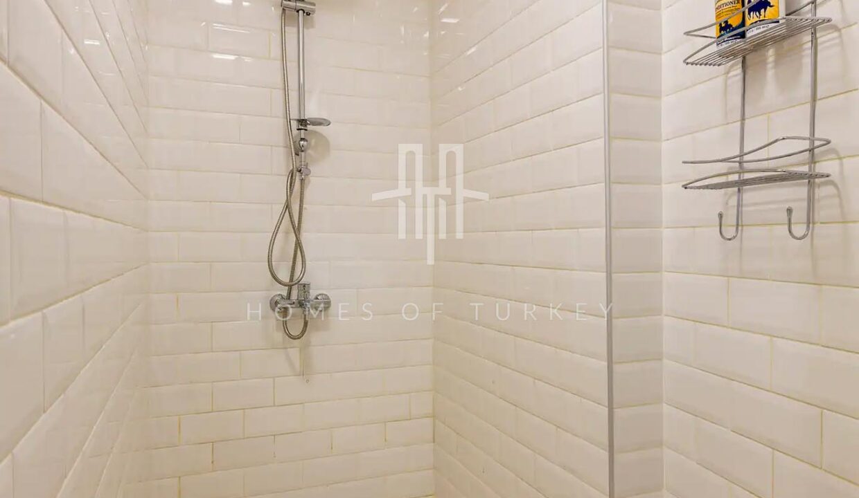 Luxury Fully Furnished Apartment for Sale in Beyoğlu Kabataş with Bosphorus and Sea Views 16