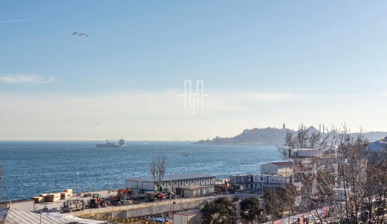 Luxury Fully Furnished Apartment for Sale in Beyoğlu Kabataş with Bosphorus and Sea Views 4