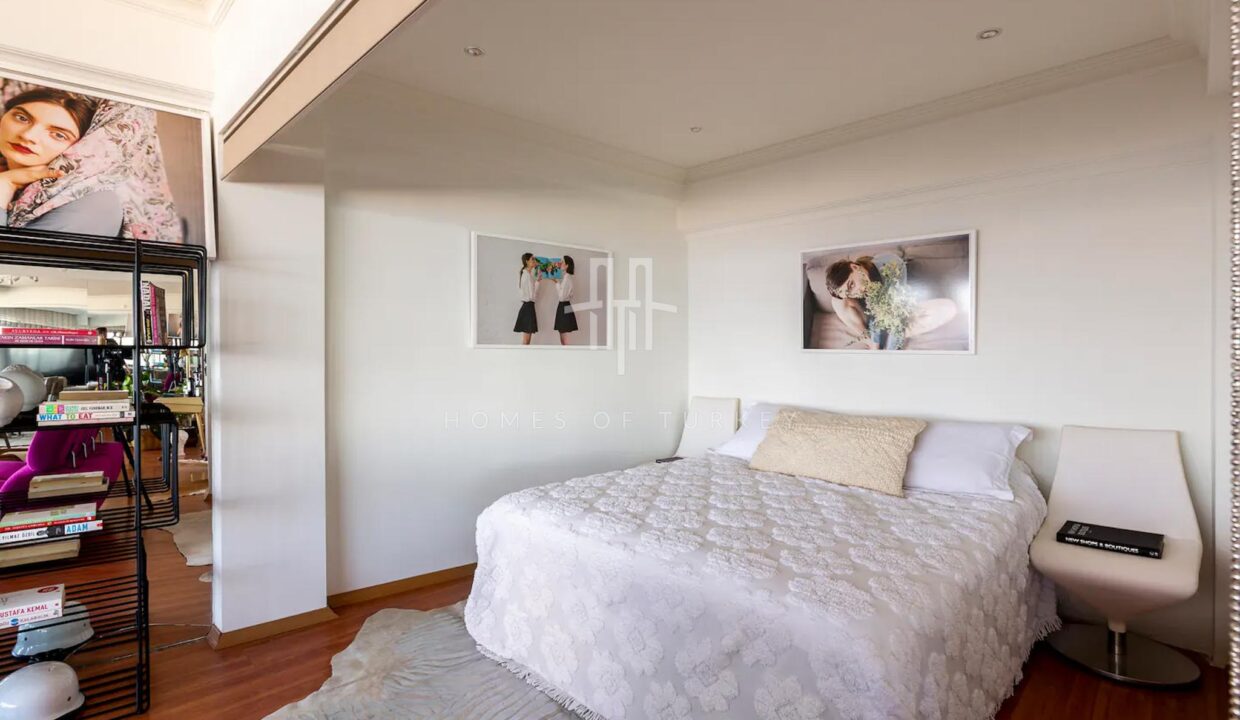 Luxury Fully Furnished Apartment for Sale in Beyoğlu Kabataş with Bosphorus and Sea Views 8,,,,,