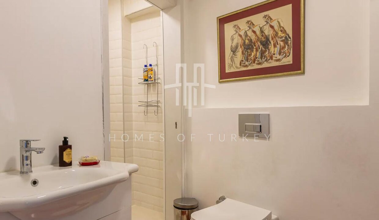 Luxury Fully Furnished Apartment for Sale in Beyoğlu Kabataş with Bosphorus and Sea Views 8,,
