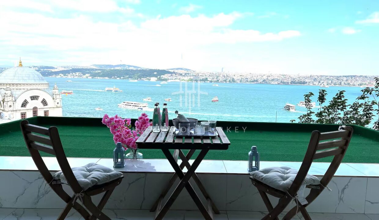 Fully Furnished, Balcony Bosphorus View Apartment for Sale in Beyoglu, Istanbul 1