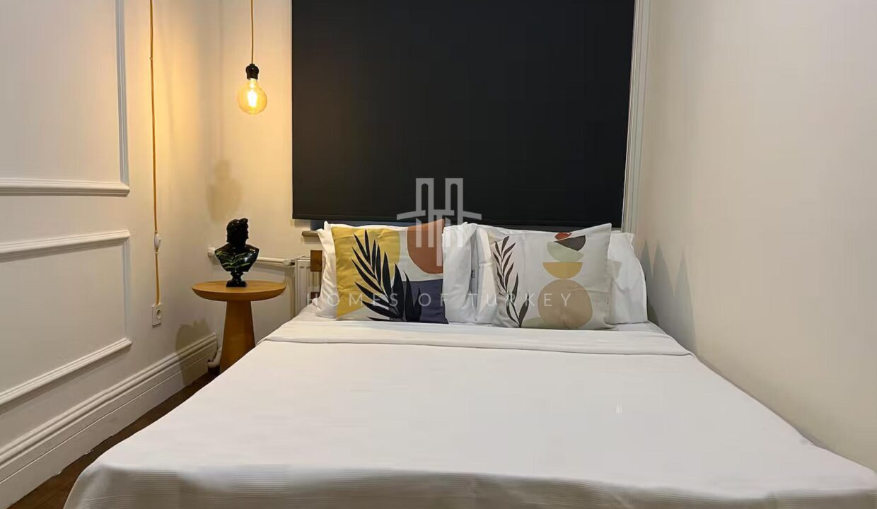 Fully Furnished, Balcony Bosphorus View Apartment for Sale in Beyoglu, Istanbul 16