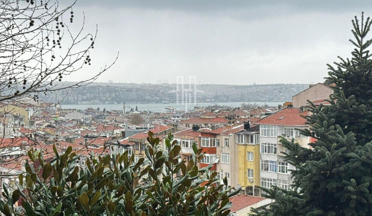 Sisli Nisantasi 3+1 Balcony Apartment for Sale with View and Suitable for Citizenship 1