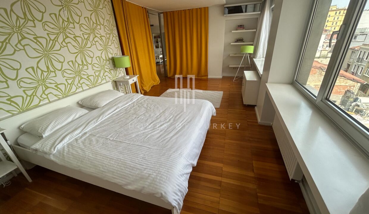 Apartment for Sale in Beyoglu with Galata Tower and Bosphorus View 10