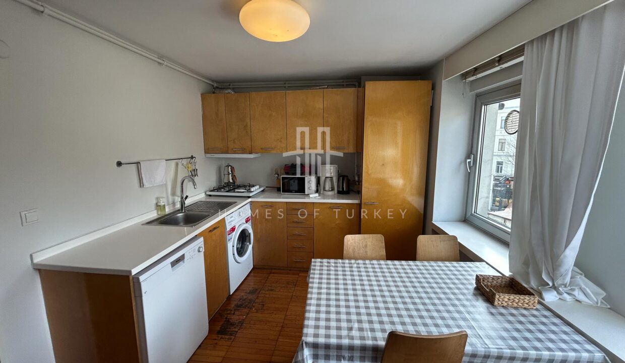 Apartment for Sale in Beyoglu with Galata Tower and Bosphorus View 8,,