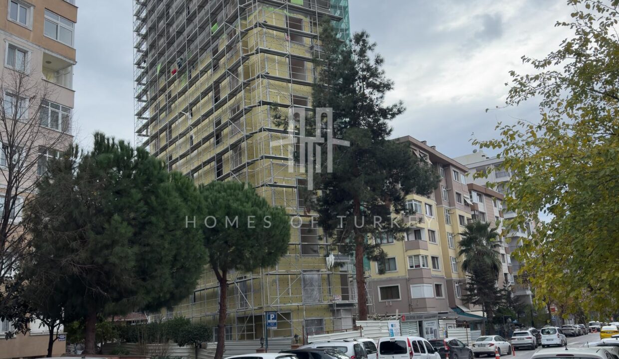 Apartments for Sale in Bostancı, Kadıköy, Close to the Metro and with a View of the Islands 4