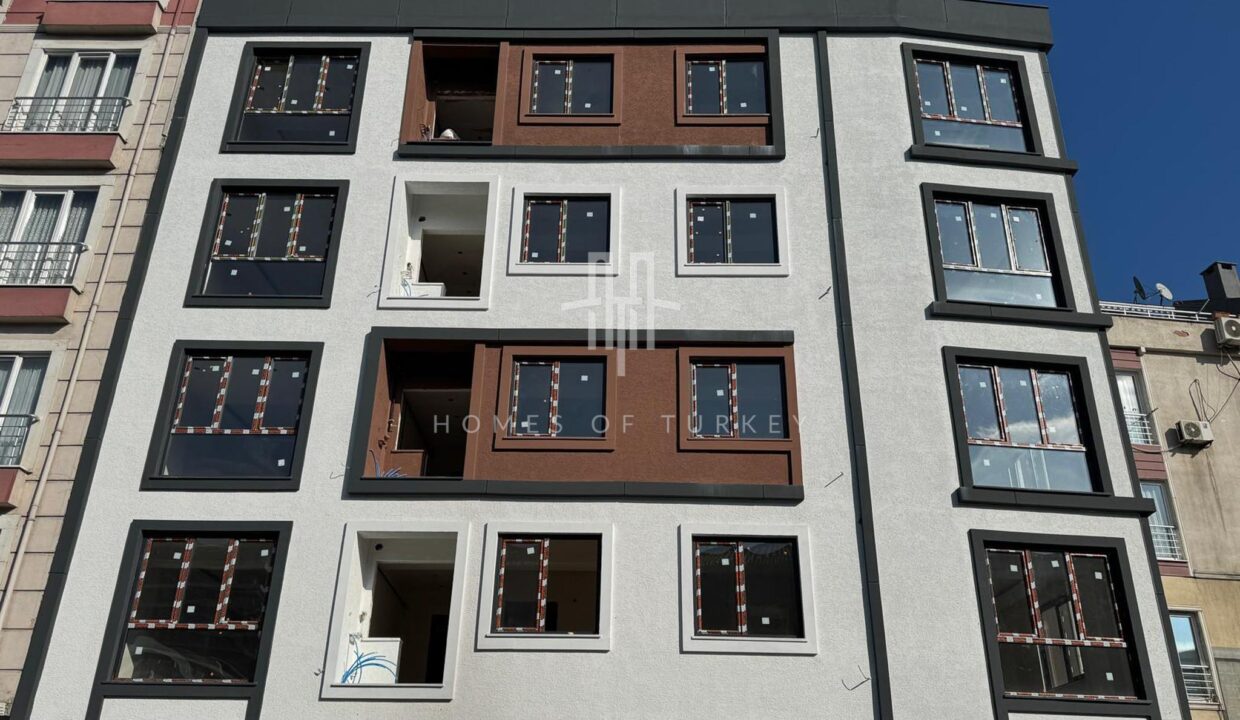 Flats for Sale in Kağıthane Center, Next to a Shopping Mall, in a Complex with Parking 1