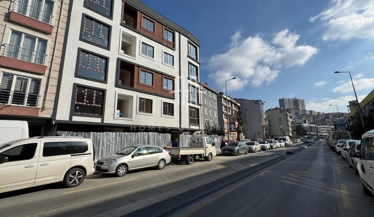 Flats for Sale in Kağıthane Center, Next to a Shopping Mall, in a Complex with Parking 4