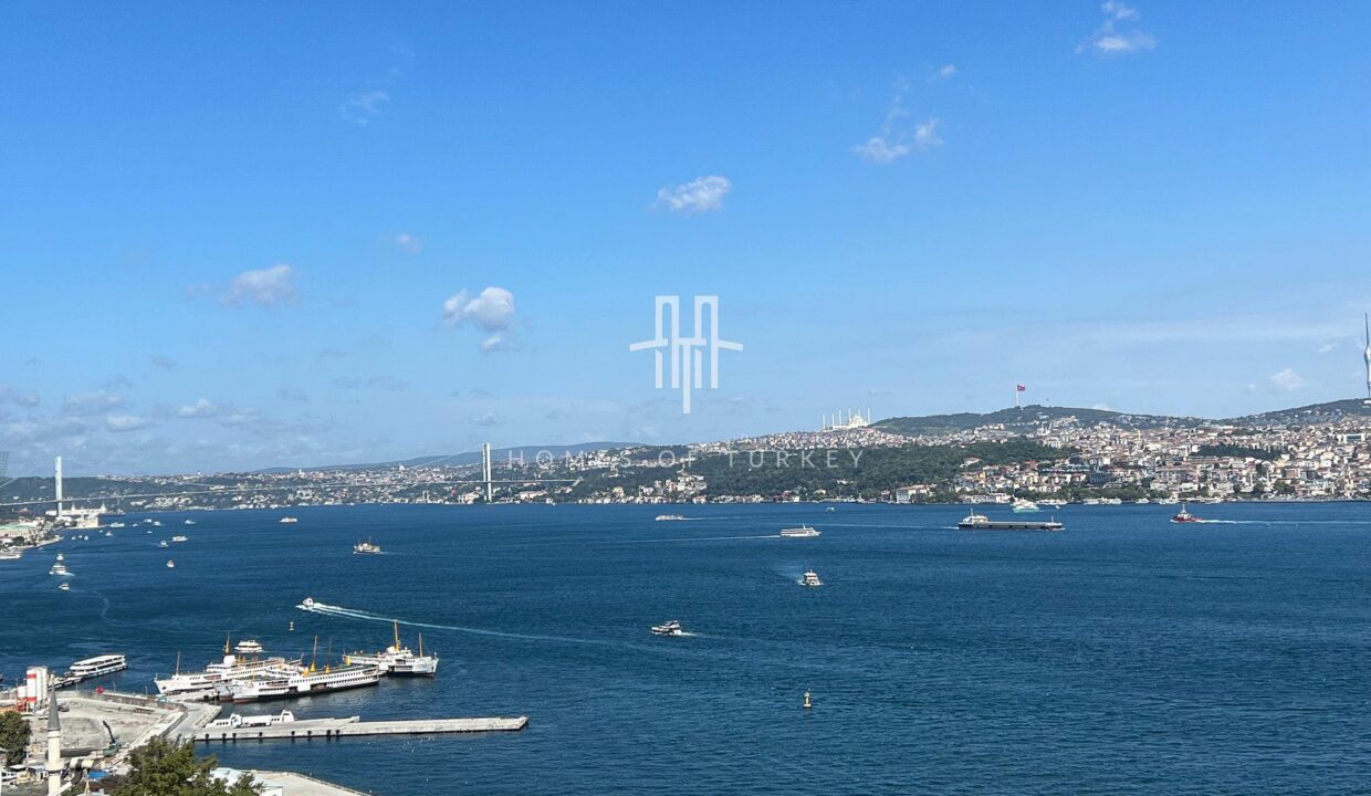 2+1 Apartment for Sale with Panoramic Bosphorus View in Beyoglu, Istanbul 1