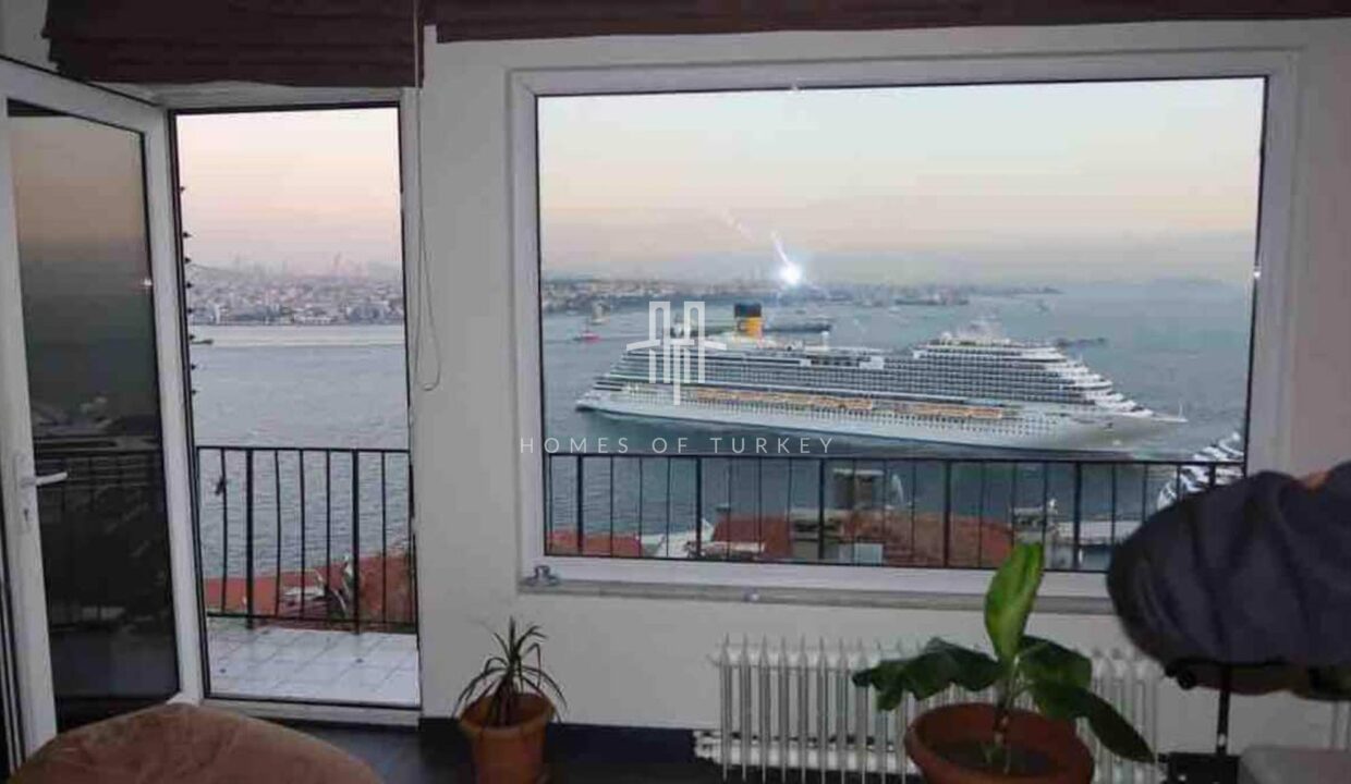 2+1 Apartment for Sale with Panoramic Bosphorus View in Beyoglu, Istanbul 10