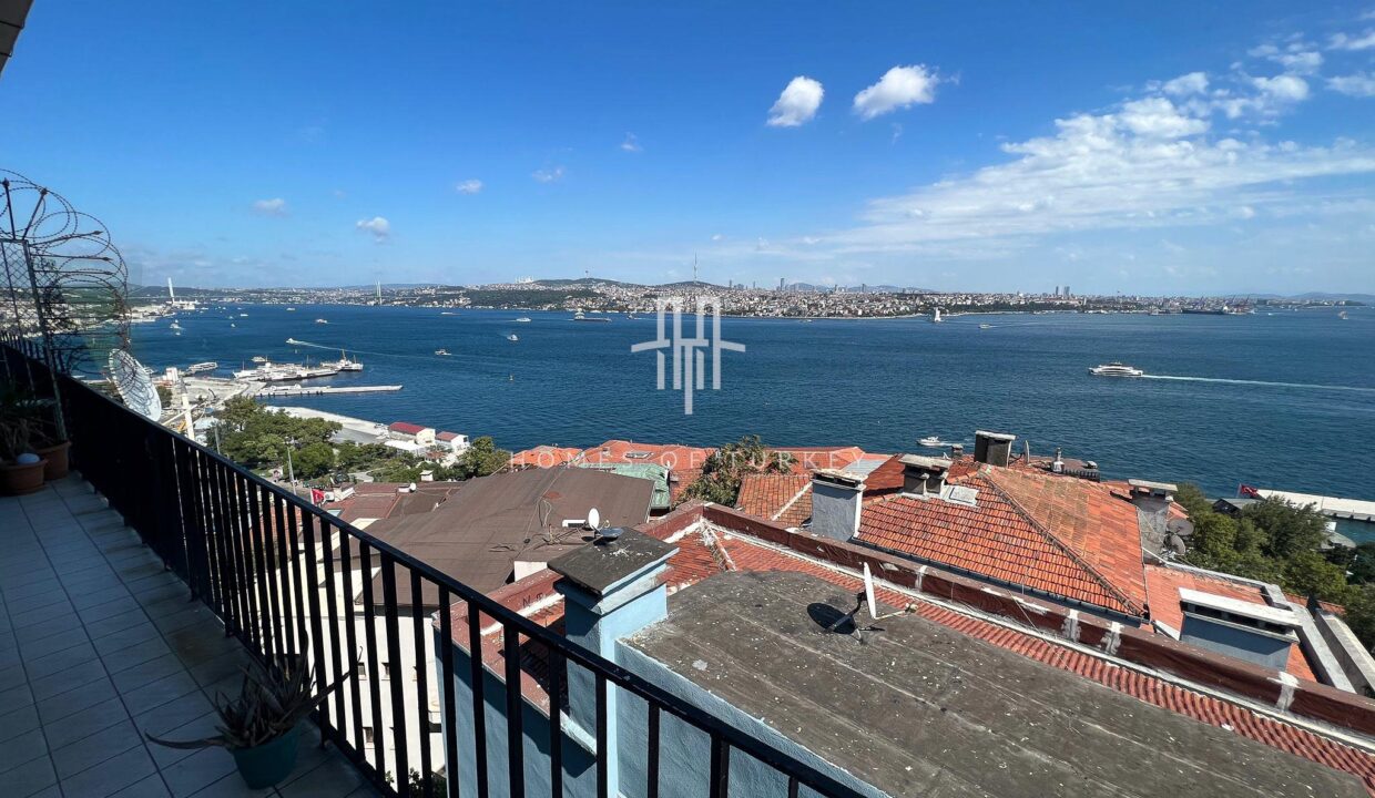 2+1 Apartment for Sale with Panoramic Bosphorus View in Beyoglu, Istanbul 13