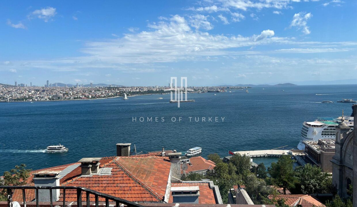 2+1 Apartment for Sale with Panoramic Bosphorus View in Beyoglu, Istanbul 17