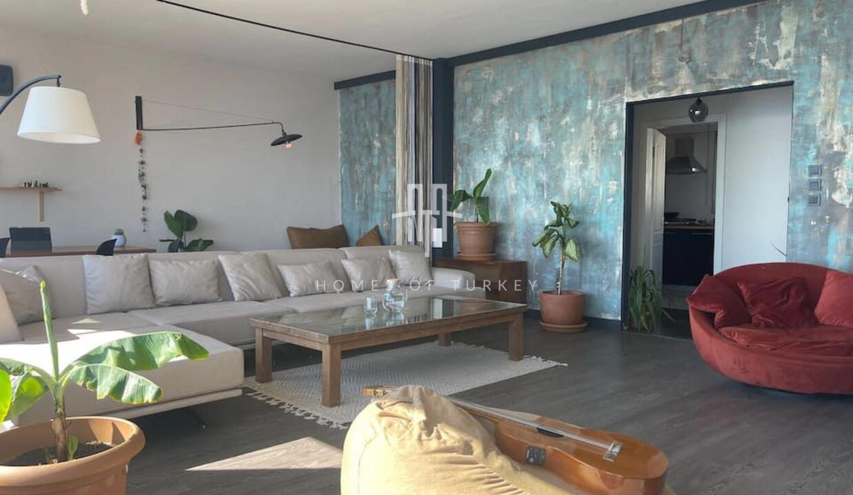 2+1 Apartment for Sale with Panoramic Bosphorus View in Beyoglu, Istanbul 7,