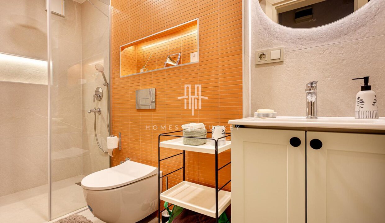 Fully Furnished 2+1 Modern Flat For Sale In Beyoglu Cihangir With Balcony 10,