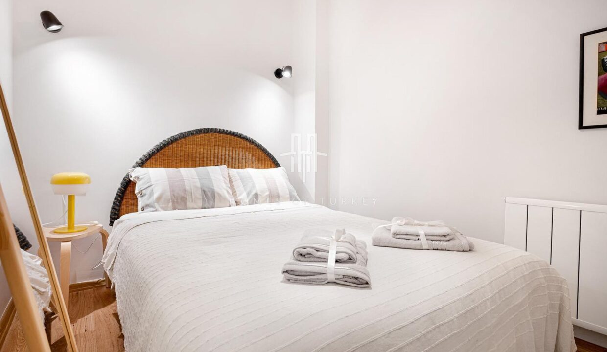Fully Furnished 2+1 Modern Flat For Sale In Beyoglu Cihangir With Balcony 11