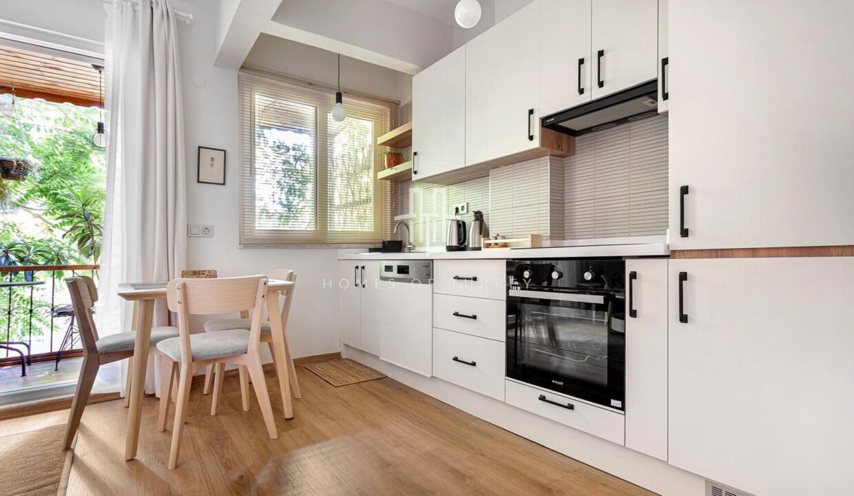 Fully Furnished 2+1 Modern Flat For Sale In Beyoglu Cihangir With Balcony 4
