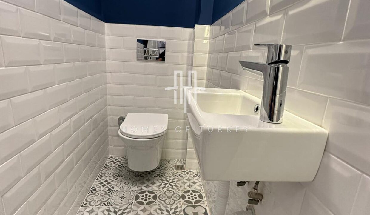 3+1 Flat For Sale In The Center Of Istanbul, Fully Furnished And With Balcony- 18,