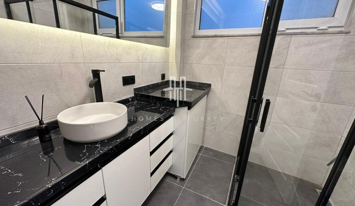 3+1 Flat For Sale In The Center Of Istanbul, Fully Furnished And With Balcony- 20