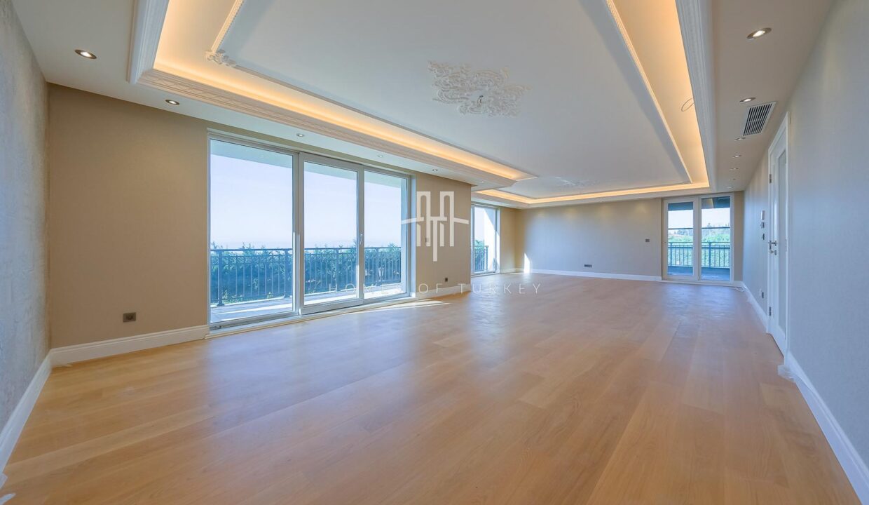 Comfortable and Prestigious Ultra Luxury Villa for Sale in Istanbul Buyukcekmece- 14