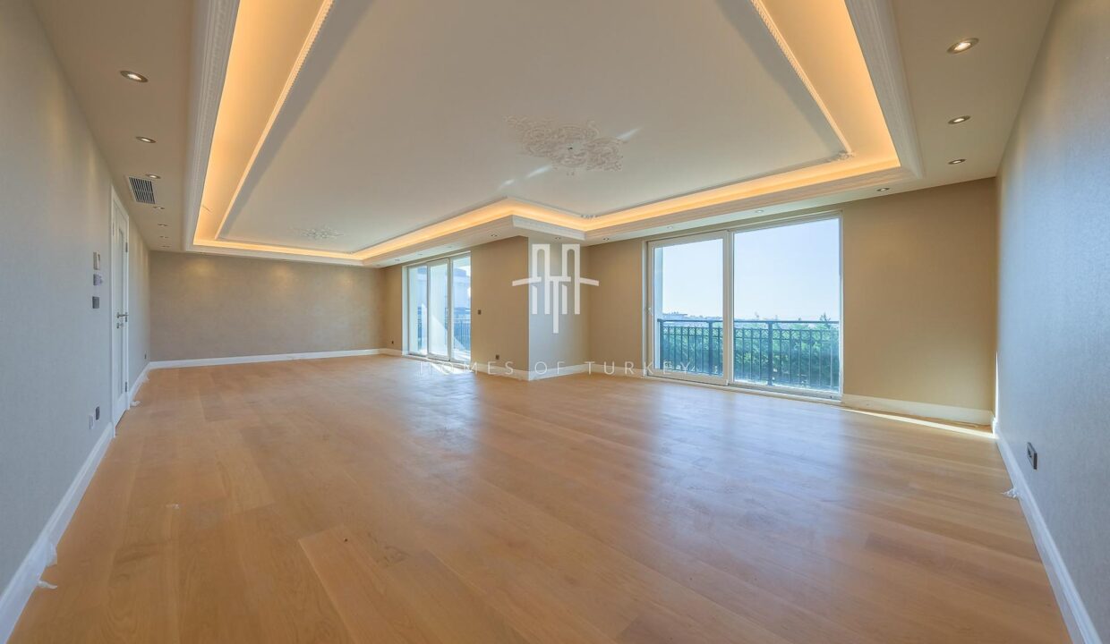 Comfortable and Prestigious Ultra Luxury Villa for Sale in Istanbul Buyukcekmece- 18