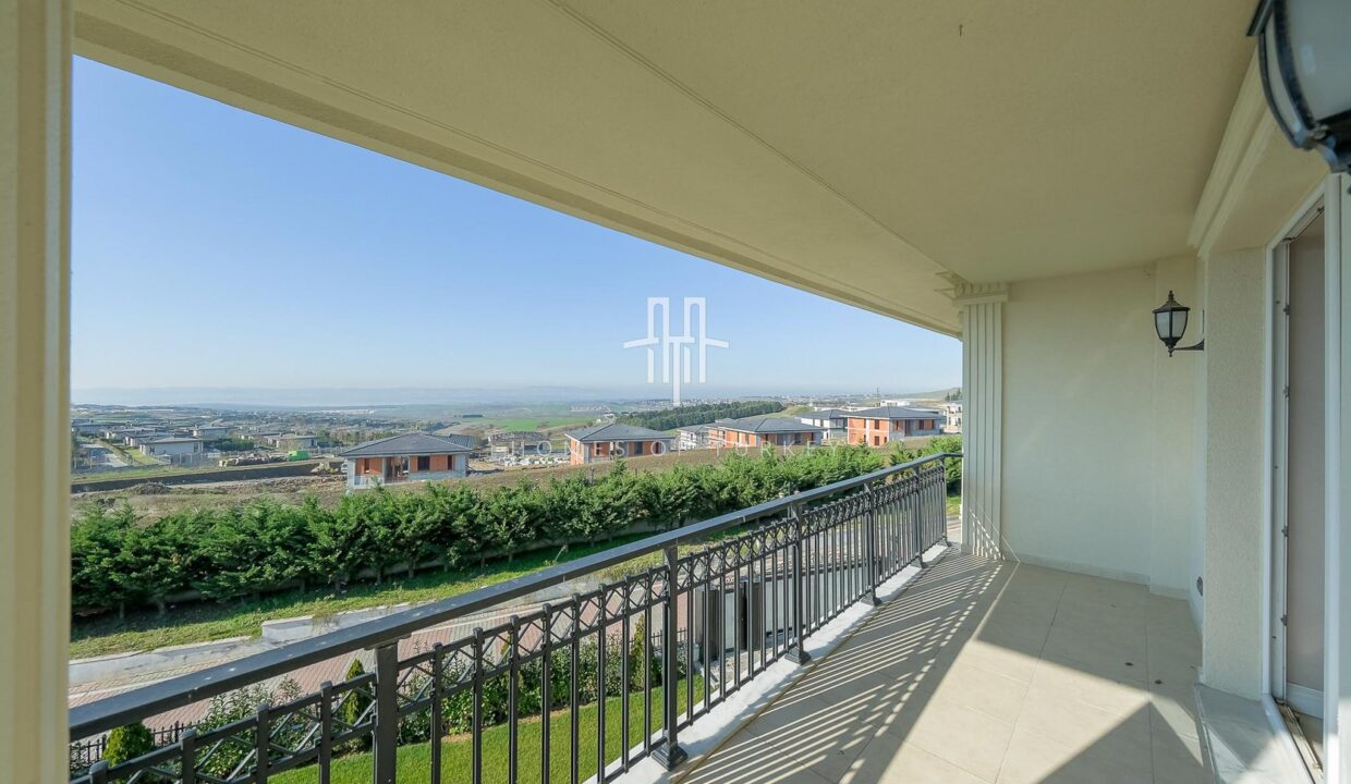 Comfortable and Prestigious Ultra Luxury Villa for Sale in Istanbul Buyukcekmece- 25
