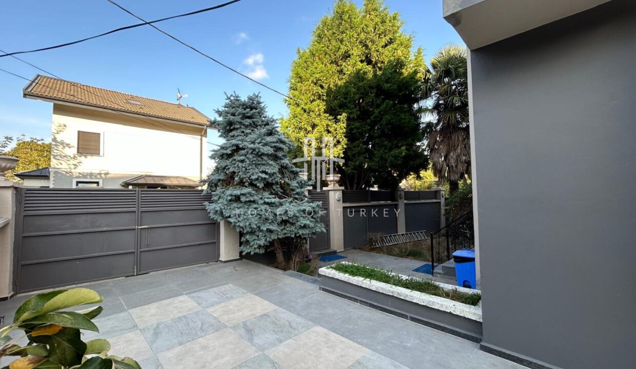 Triplex Villa For Sale In Sarıyer, Istanbul With Garden And Close To The Beach- 5