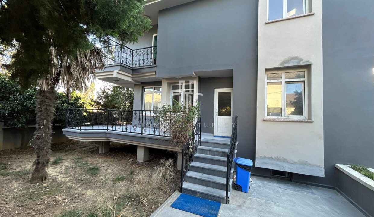 Triplex Villa For Sale In Sarıyer, Istanbul With Garden And Close To The Beach- 6