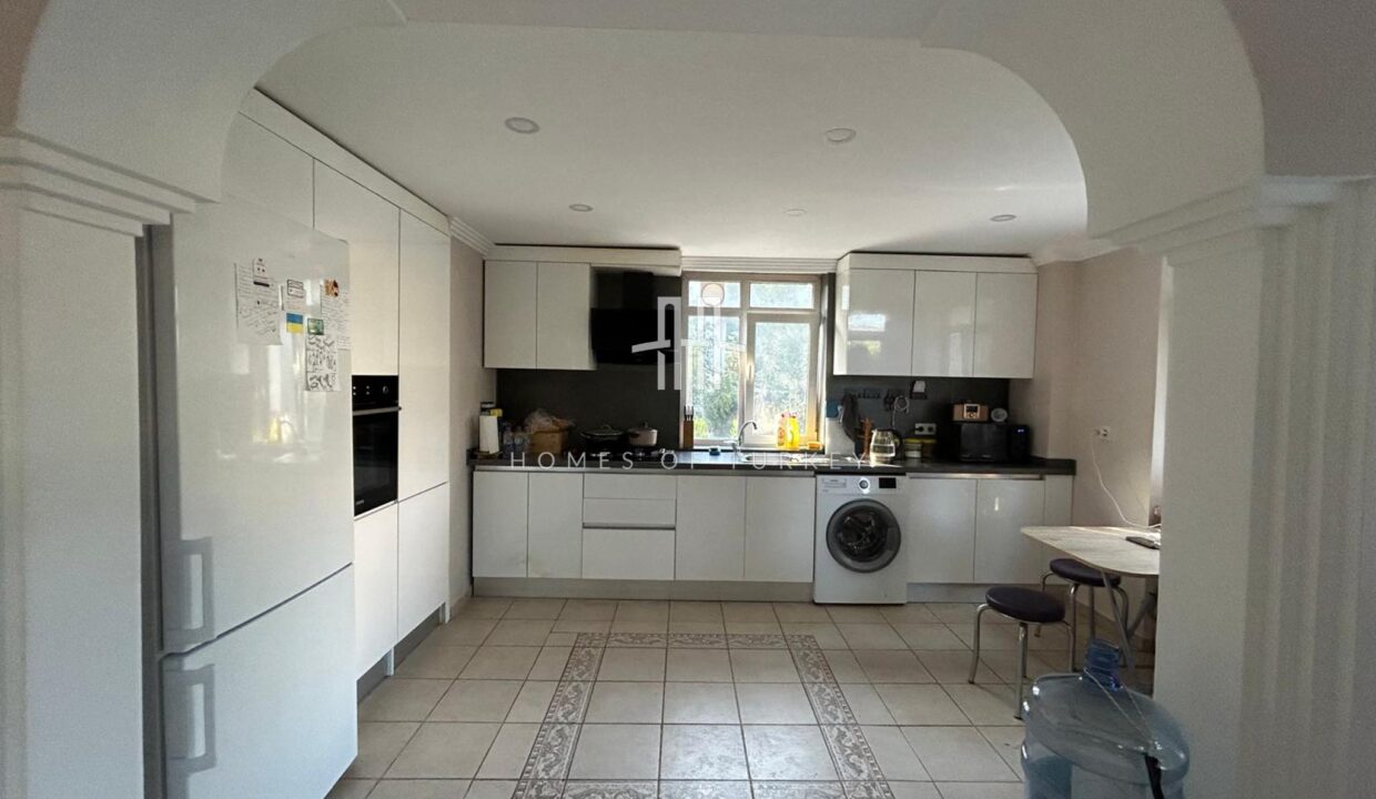 Triplex Villa For Sale In Sarıyer, Istanbul With Garden And Close To The Beach- 8
