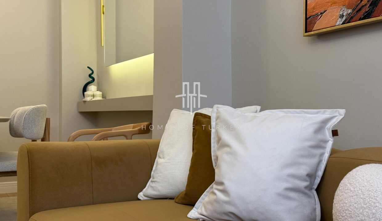 Apartment For Sale In Şişli In The Heart Of Istanbul With A Garden And Fully Furnished Special Interior Design- 10