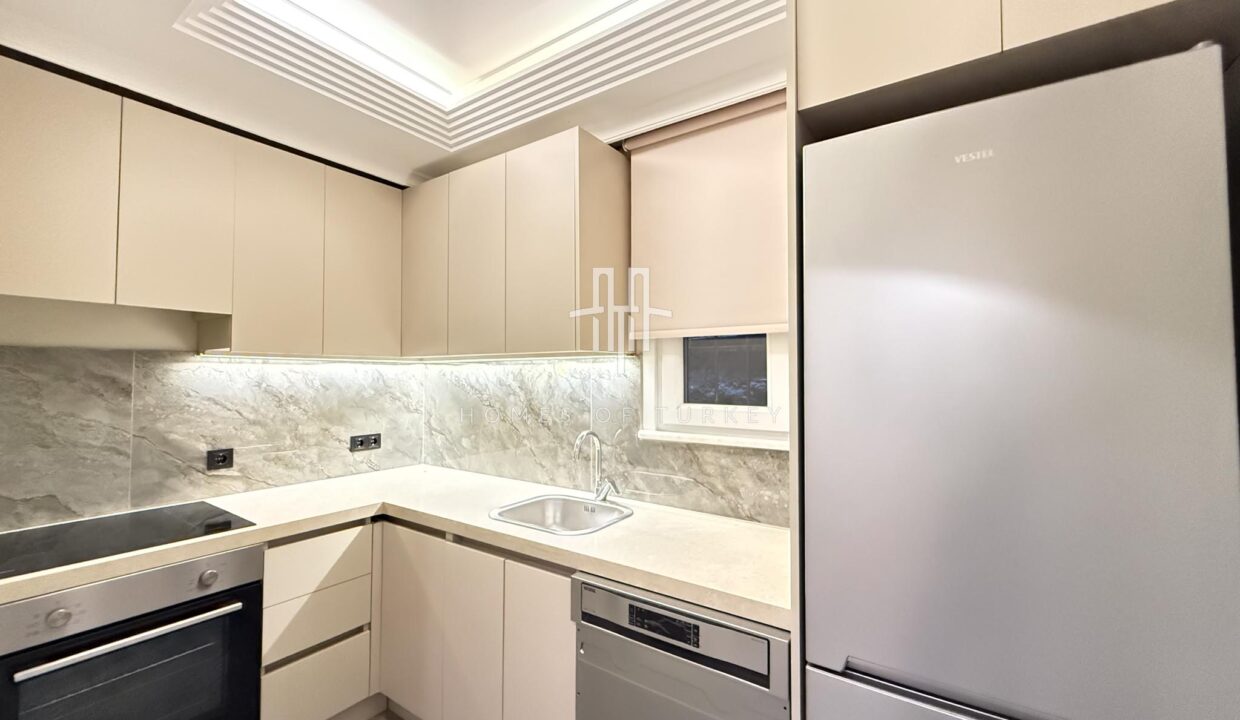 Apartment For Sale In Şişli In The Heart Of Istanbul With A Garden And Fully Furnished Special Interior Design- 13