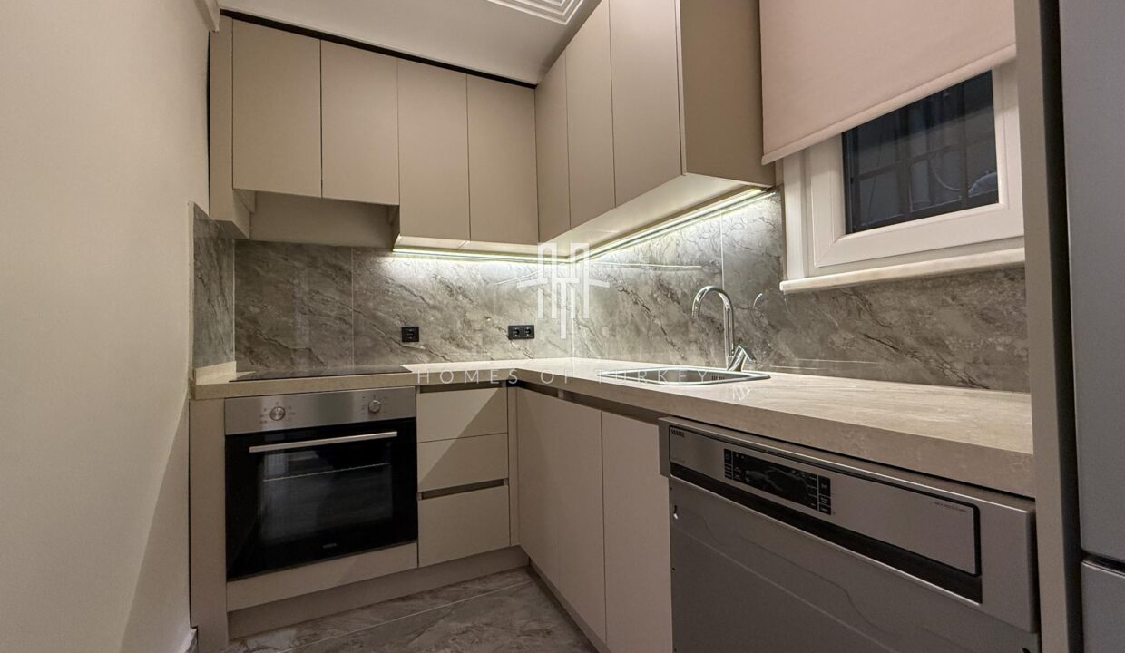 Apartment For Sale In Şişli In The Heart Of Istanbul With A Garden And Fully Furnished Special Interior Design- 14