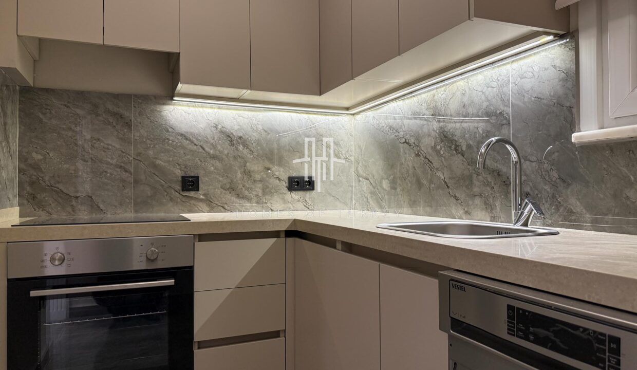 Apartment For Sale In Şişli In The Heart Of Istanbul With A Garden And Fully Furnished Special Interior Design- 15