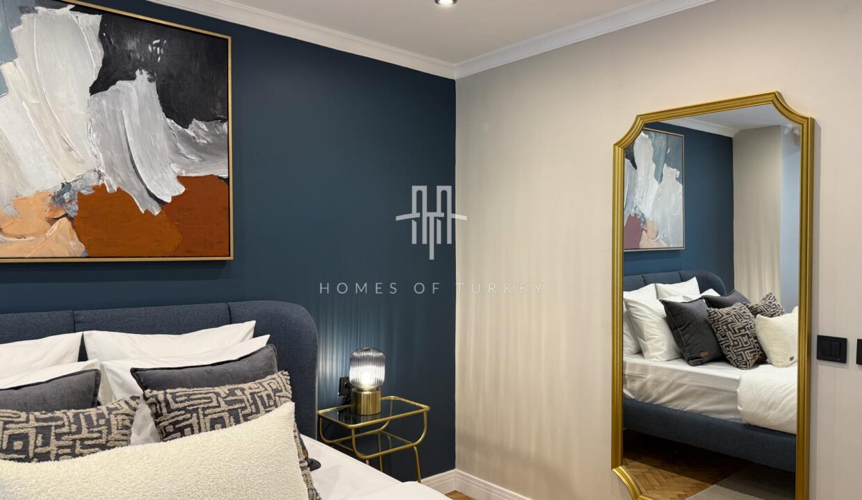 Apartment For Sale In Şişli In The Heart Of Istanbul With A Garden And Fully Furnished Special Interior Design- 20