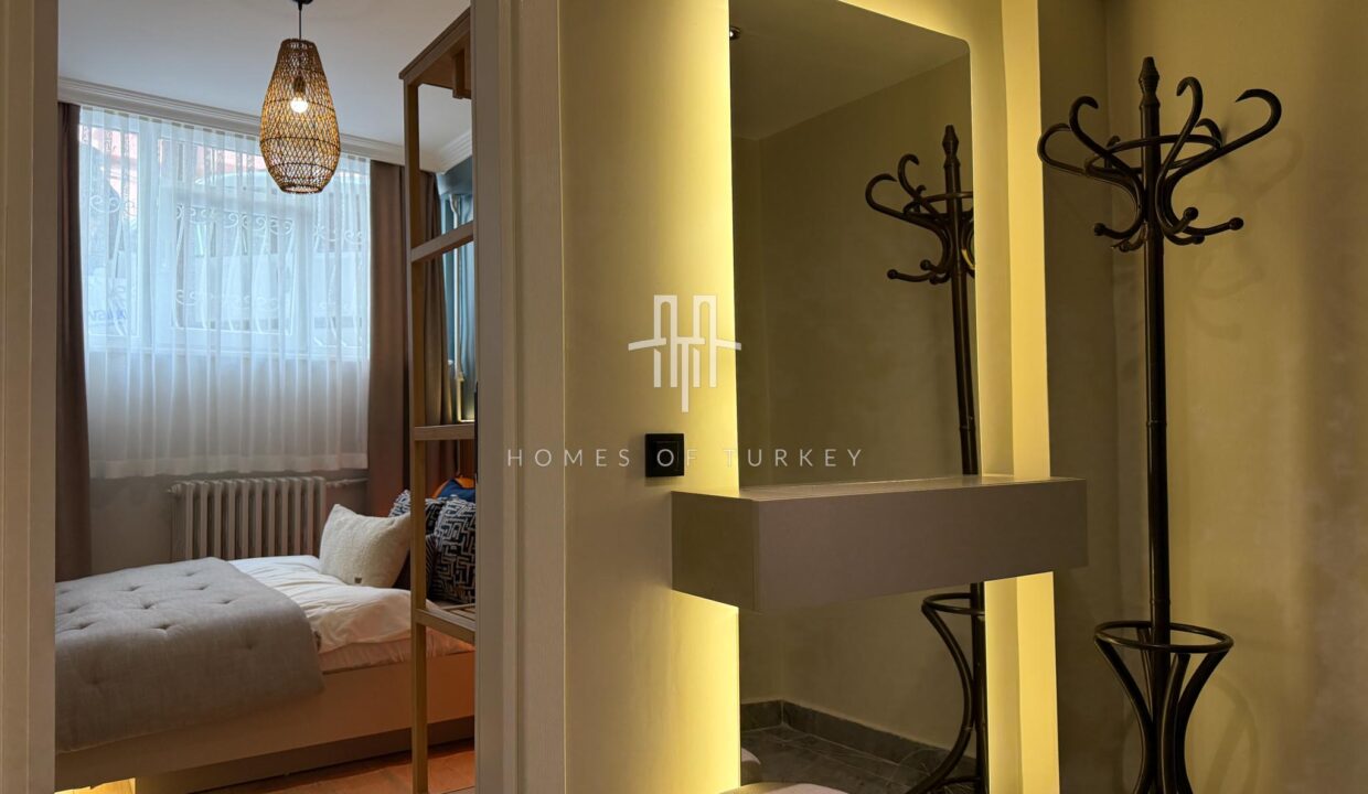 Apartment For Sale In Şişli In The Heart Of Istanbul With A Garden And Fully Furnished Special Interior Design- 29