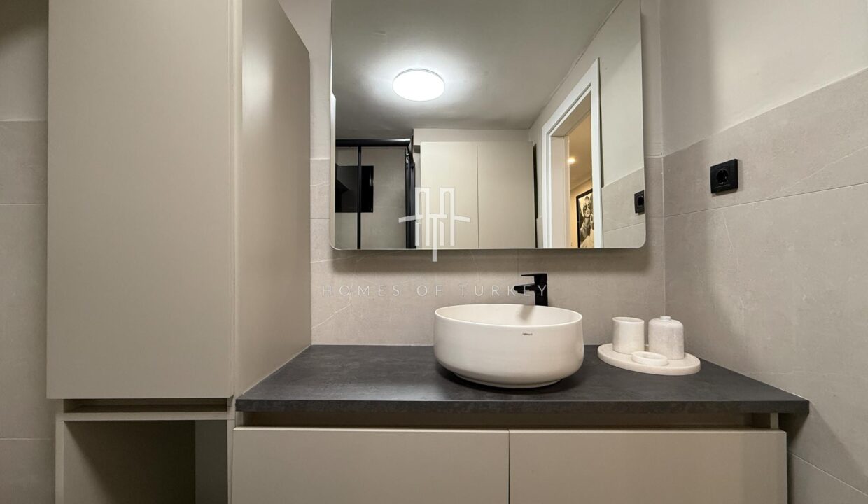 Apartment For Sale In Şişli In The Heart Of Istanbul With A Garden And Fully Furnished Special Interior Design- 38