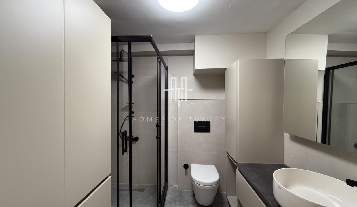 Apartment For Sale In Şişli In The Heart Of Istanbul With A Garden And Fully Furnished Special Interior Design- 40