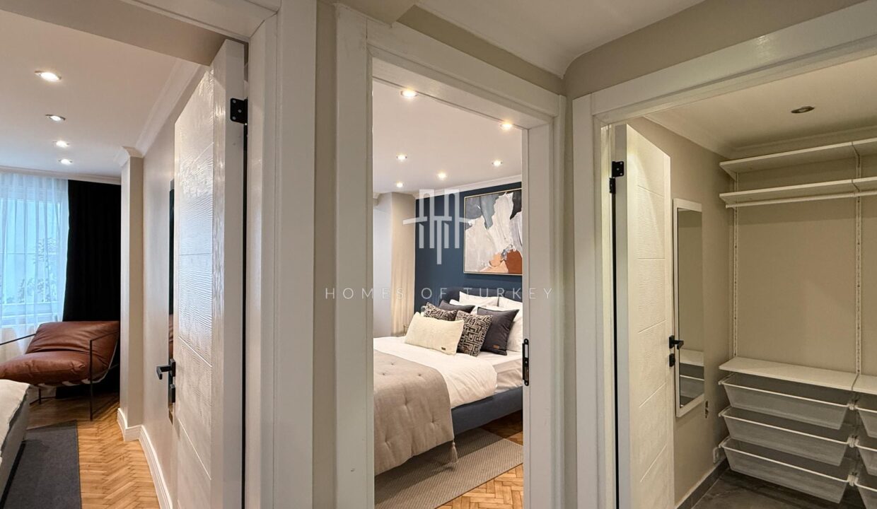 Apartment For Sale In Şişli In The Heart Of Istanbul With A Garden And Fully Furnished Special Interior Design- 41