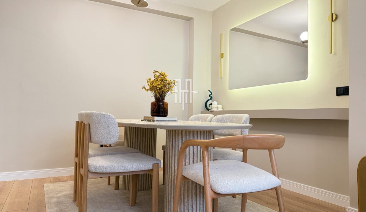 Apartment For Sale In Şişli In The Heart Of Istanbul With A Garden And Fully Furnished Special Interior Design- 6
