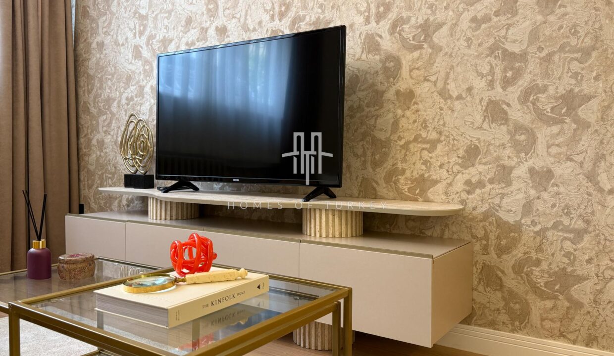 Apartment For Sale In Şişli In The Heart Of Istanbul With A Garden And Fully Furnished Special Interior Design- 9