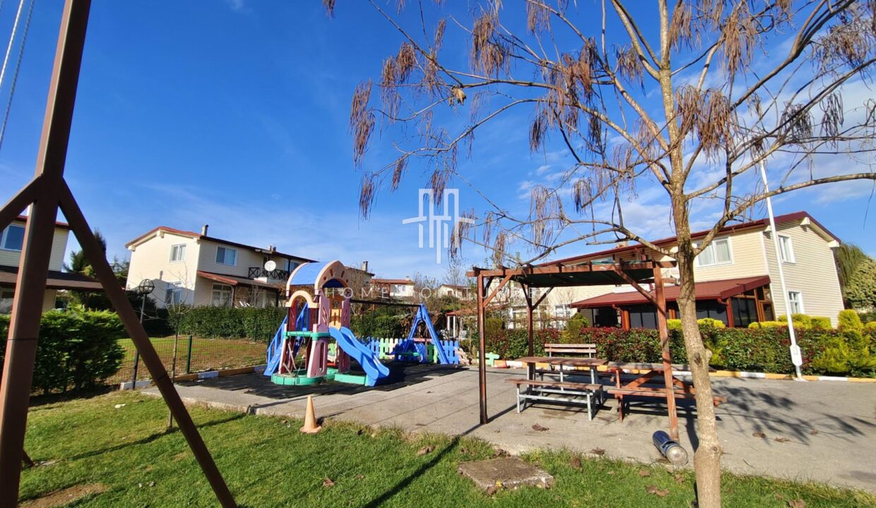 4+1 Villa For Sale in İzmit, Surrounded By Nature And Close To İstanbul, In a Secure Complex- 12